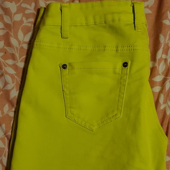 Jeans - Picture 2 of 3